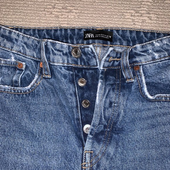 Zara, High-Rise Straight Leg Jeans, Size 34 - Picture 3 of 4